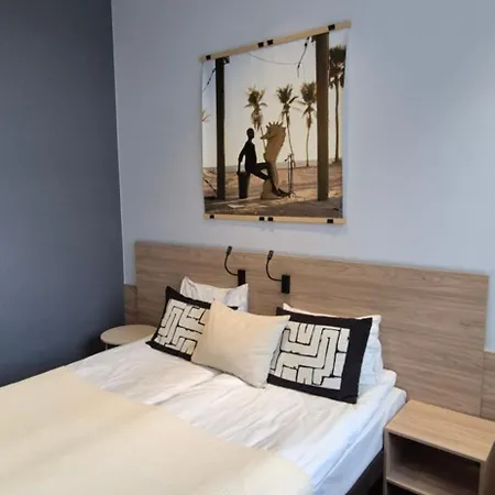 Cozy Private In Building