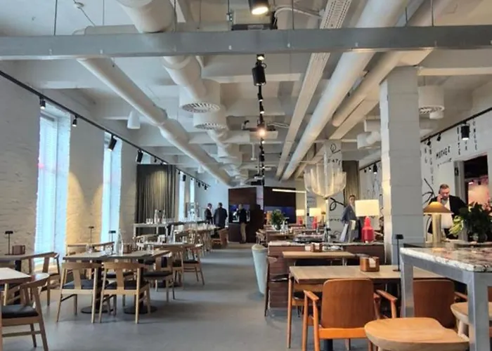 Cozy Private In Building