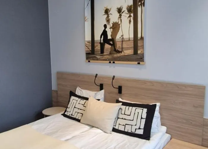 Cozy Private In Building